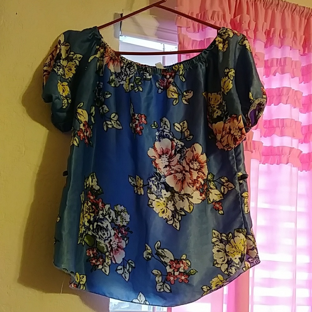 Off shoulder floral shirt